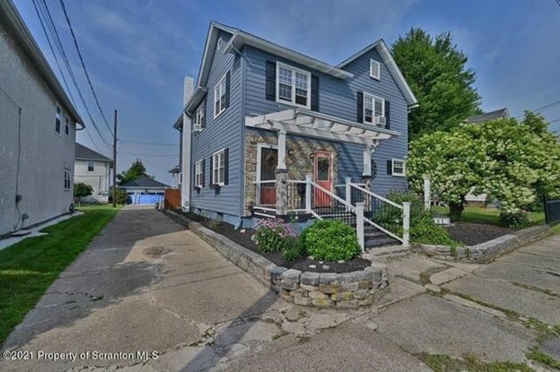 116 W Mary St unit SECOND FLOOR, Old Forge, PA 18518 - photo 1