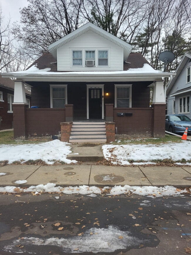 1012 W Armstrong Ave Unit 1012-1, Peoria, IL 61606