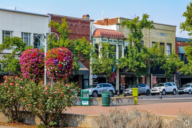 Downtown Medford is a short drive from McLoughlin.