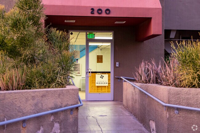 Phoenix Modern teaches children attending K-8th grades.