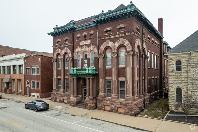 The Old City Hall is another historical landmark of Galesburg on Cherry street.