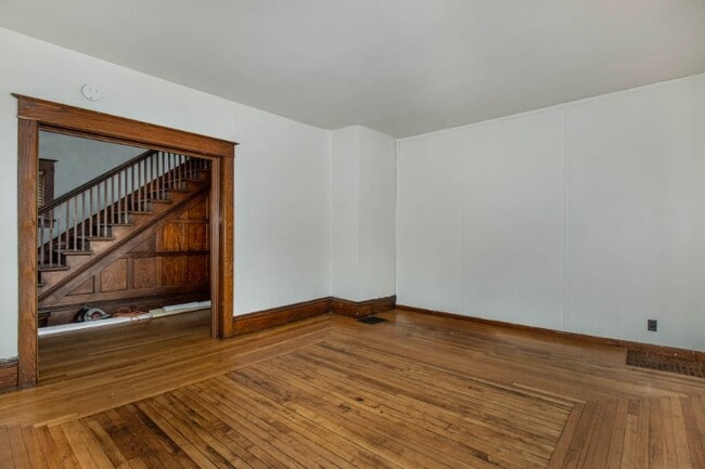 221 S Pine St, Mount Pleasant, MI 48858 - photo 3