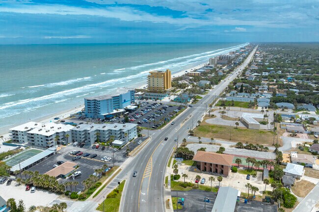 State Rd A1A gives Fairway residents access to the coast.