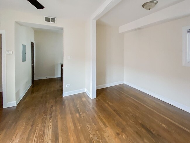 3511 N Fremont St unit 3S, Chicago, IL 60657 - photo 3