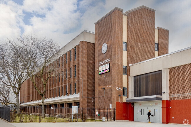 Epic High School has 396 students in grades 9-12 with a student-teacher ratio of 12 to 1.