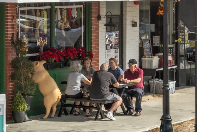 Indian Hills locals can grab a cup of joe in Downtown Clermont.
