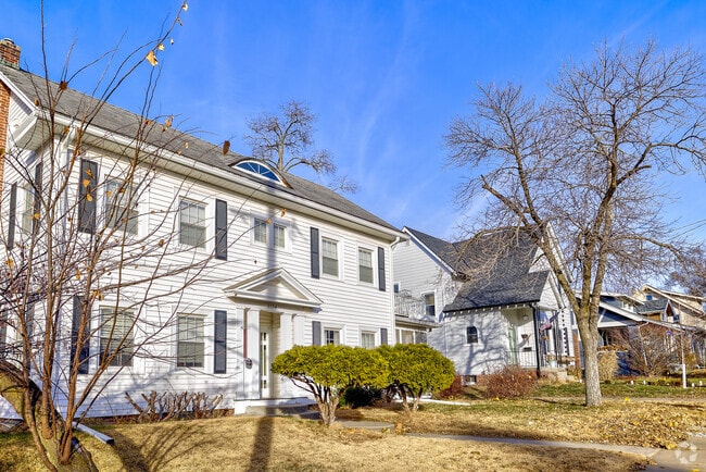 Explore Leavenworth’s mix of historic styles, from Colonial to Spanish Revival.