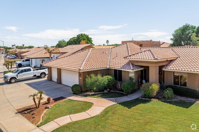 It's common to find homes with large front yards in Cibola Heights.
