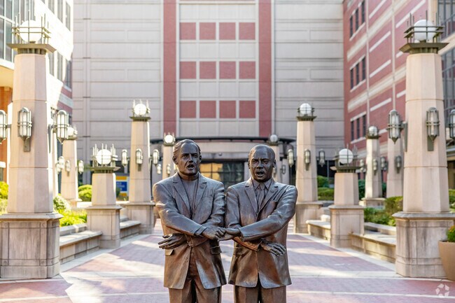 A statue near Monroe Park celebrates a historic Notre Dame moment with Dr King.