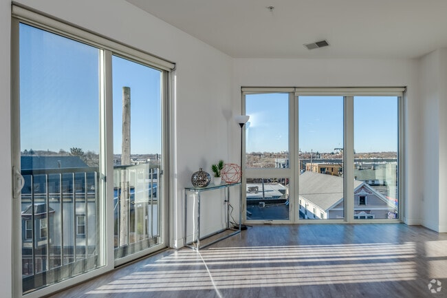 1BR, 1BA - 677SF