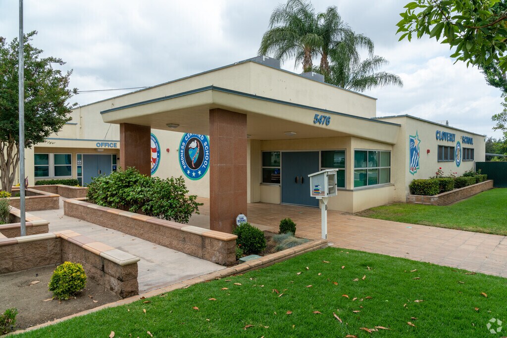 The front entrance to Cloverly Elementary.