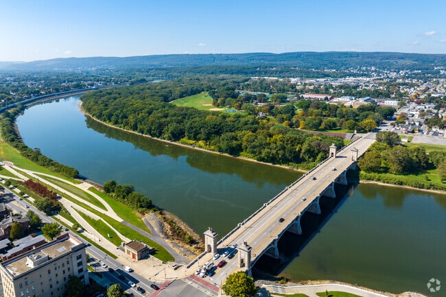 The Market Street Bridge in Wilkes-Barre is an arch bridge that crosses the Susquehanna River.