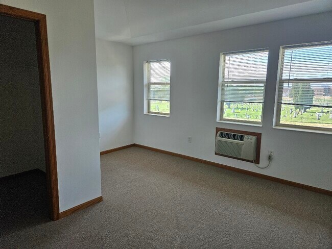 Cannery Row Apartments, Waunakee, WI 53597 - photo 7