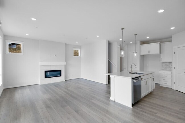 13211 NE 127th Way unit A, Kirkland, WA 98034 - photo 5