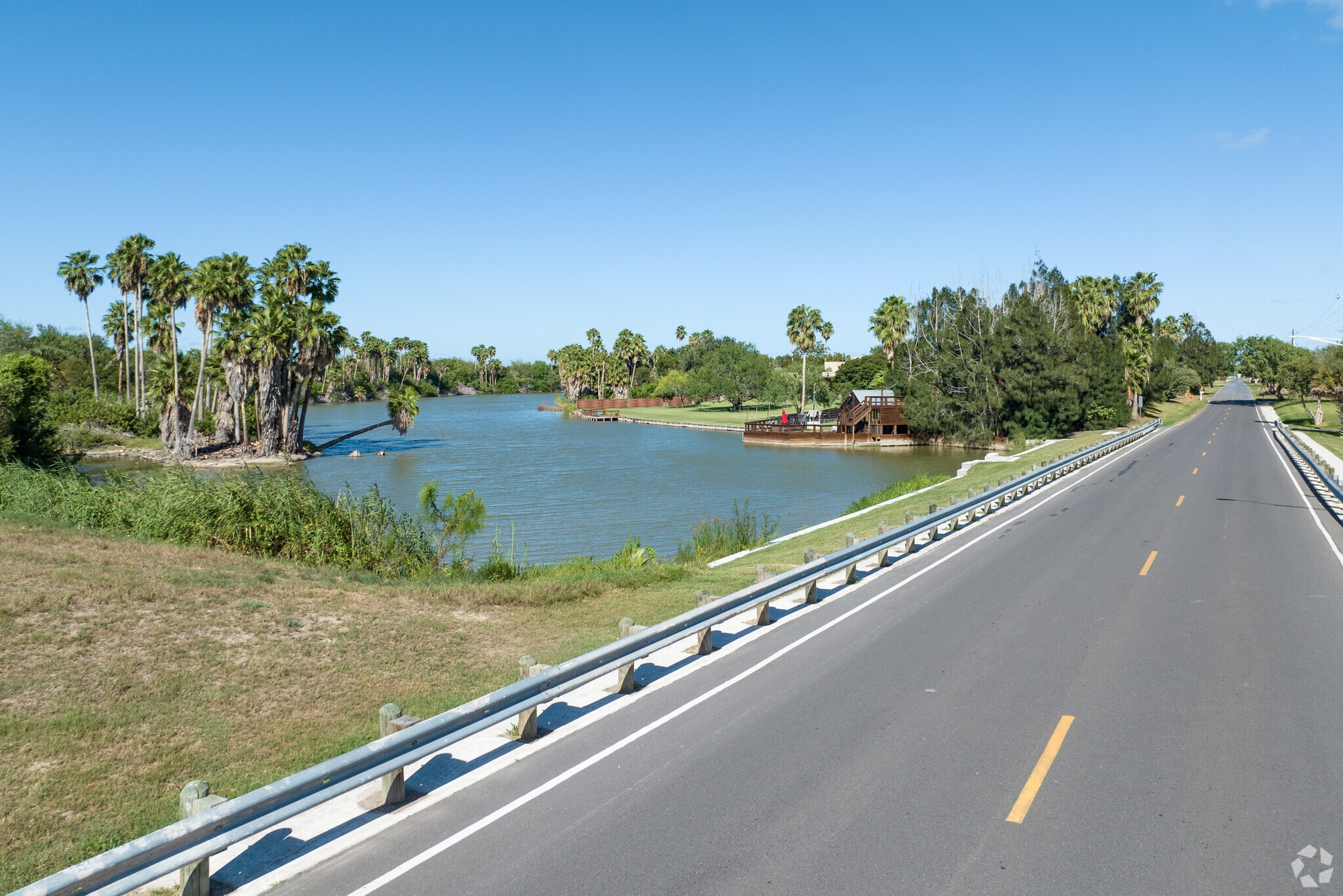 Henderson Rd. in Los Fresnos goes over the Resaca de Los Fresnos.