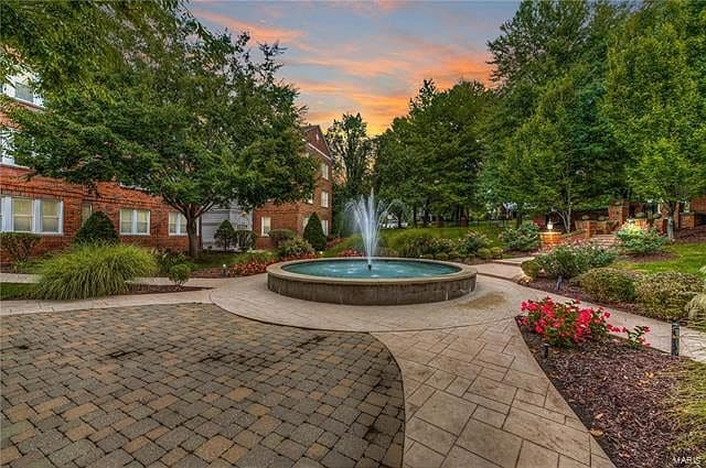 7739 Kingsbury Blvd unit 12, Saint Louis, MO 63105 - photo 2