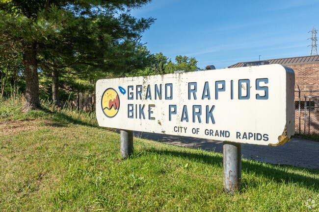 Grand Rapids Bike Park offers trails and jumps for Garfield Park bikers.