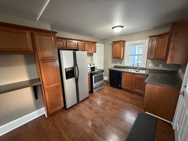 650 Sherman St, Geneva, OH 44041 - photo 6