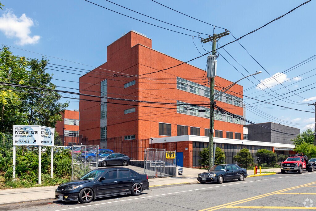 Ps 723 is a public high school of the NYC Special Schools in Eastchester.