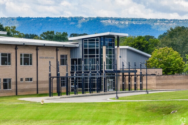 Hixson Middle School welcomes students in grades 6-8.