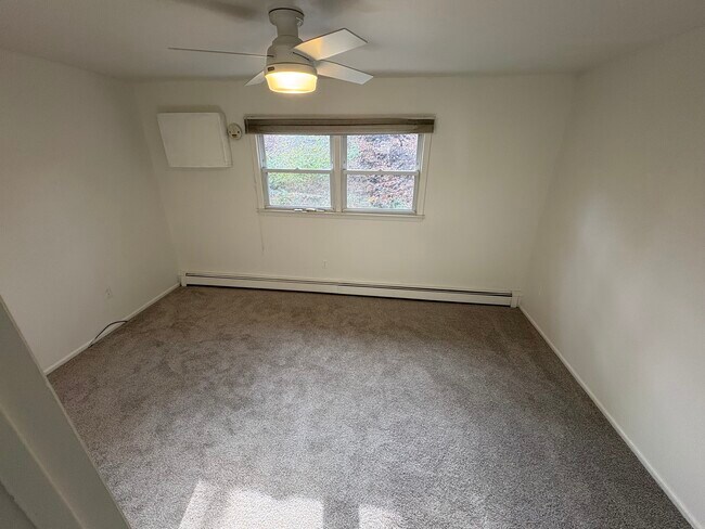 23 Pilgrim Dr unit 1, Port Jefferson, NY 11777 - photo 4