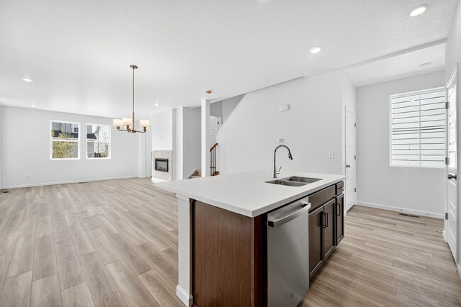 3314 N Catawba Way, Aurora, CO 80019 - photo 2