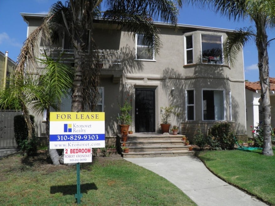 1269 S Ridgeley Dr unit 3, Los Angeles, CA 90019 - photo 1