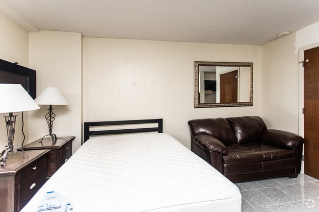 Riverwatch Towers, Columbus, OH 43201 - photo 5