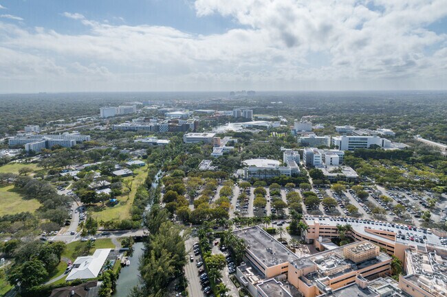 Doctors Hospital is located in Upper Riviera.