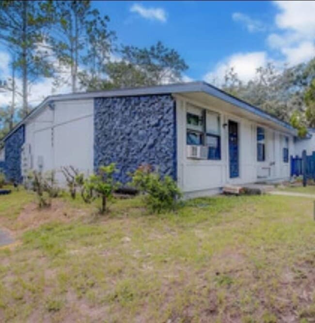 4731 N Pine Hills Rd, Pine Hills, FL 32808