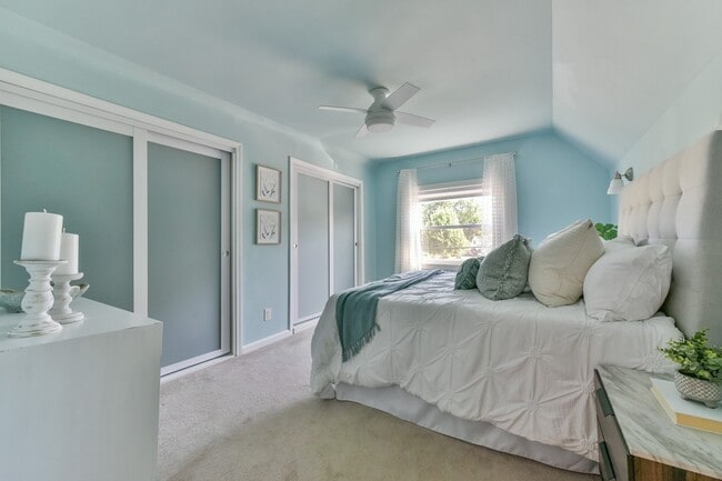 402 E Calumet Rd, Milwaukee, WI 53217 - photo 4