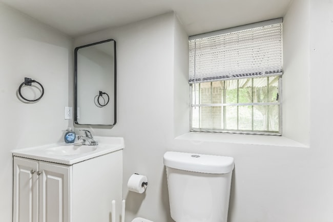 2265 Wildwood Dr, Clarksville, TN 37040 - photo 3