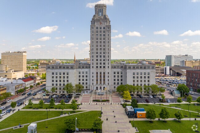 Roosevelt Plaza Park hosts beautiful greenery blew Downtown Camdens' City Hall.