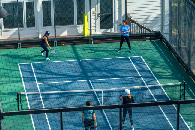Ruth Lake Country Club has a golf course, racquet facilities, and pickleball courts.