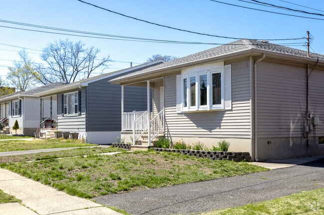 Ranch-style homes line Henry Street in South Amboy.