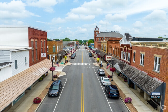 Bluffton’s growing population supports a walkable downtown with shops, dining and services.