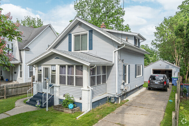 Black Hills contains a variety of bungalow-style homes.