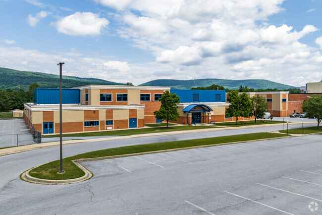 Thurmont Middle School is conveniently located next door to the Thurmont Recreation Center.