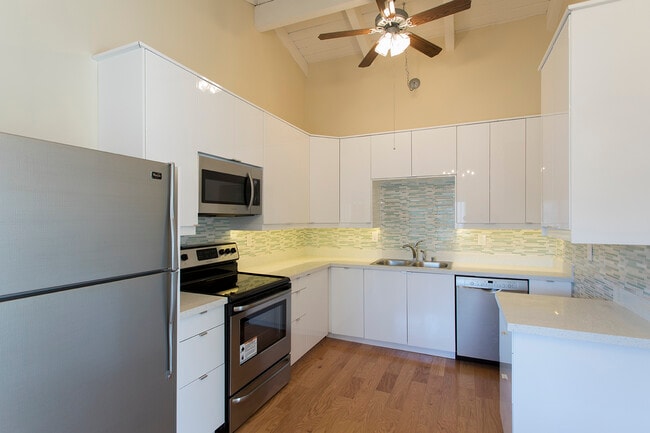 3733 Riviera Dr, San Diego, CA 92109 - photo 2