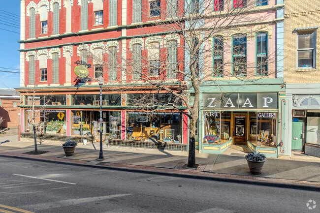 Shop small and support local businesses in Zanesville at Gemini’s and ZAAP Art Gallery.