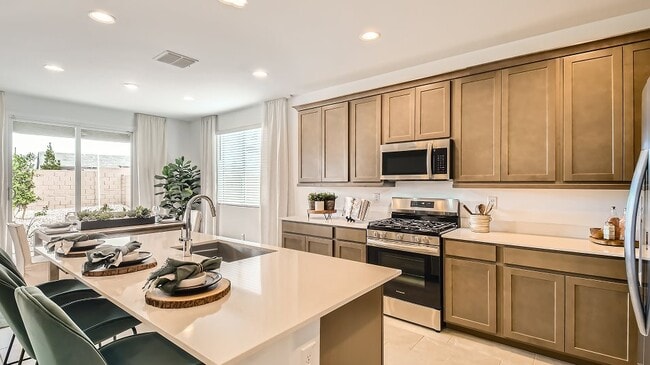 25176 N 174th Dr, Surprise, AZ 85387 - photo 2