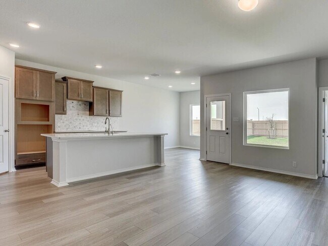 12829 Hill Plains Dr unit 36462499, Schertz, TX 78108 - photo 7