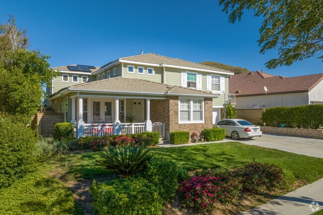 You can find various craftsman homes and ranch-style retreats in Santa Clarita.