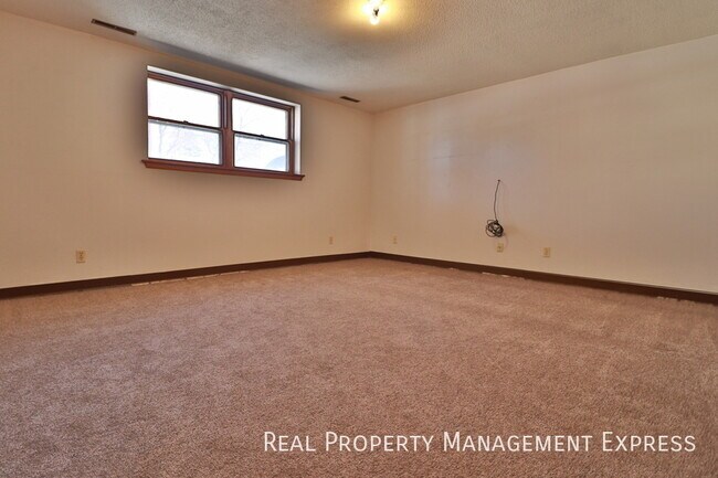 605 N Williams Ave, Sioux Falls, SD 57104 - photo 4