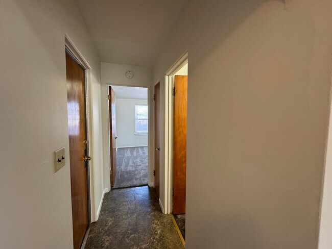 1718 Goff Ave unit 2, Eau Claire, WI 54701 - photo 5