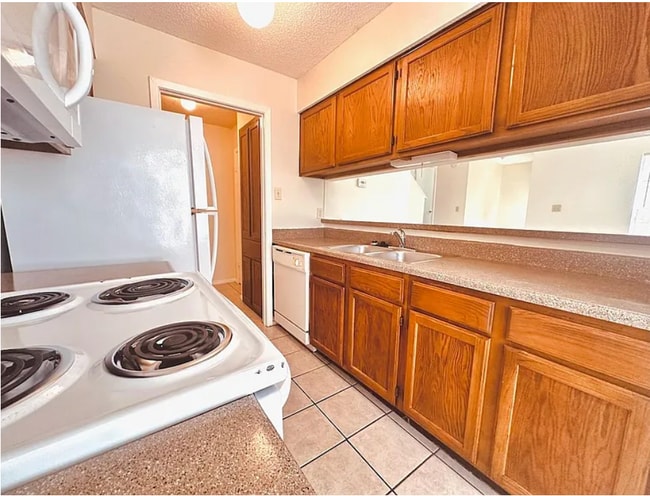 2004 Kirksey Dr unit D, Austin, TX 78741 - photo 7