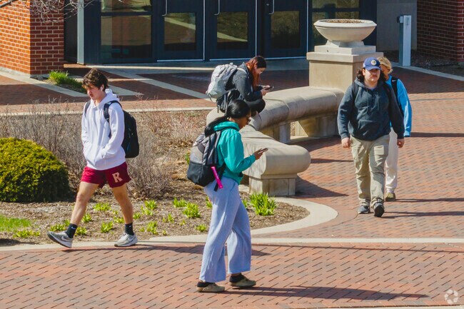 Students and faculty living in Westwood Historic District enjoy proximity to Ball State University.