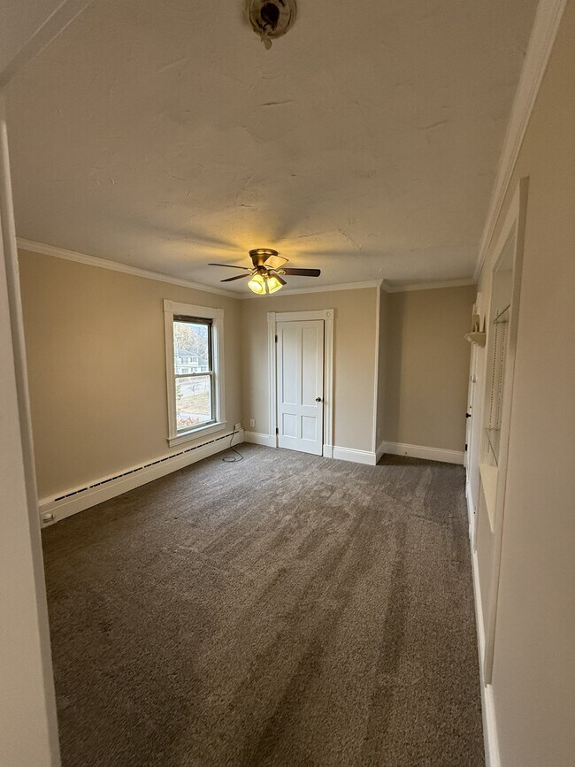 246 Taylor St unit 2b, Manchester, NH 03103 - photo 6