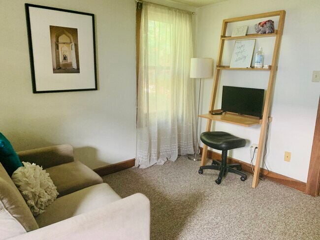 505 S Rogers St unit 2, Bloomington, IN 47403 - photo 5