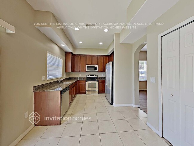 13507 Fladgate Mark Dr, Riverview, FL 33579 - photo 6